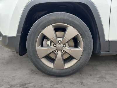 2017 Jeep Cherokee, $11990. Photo 9