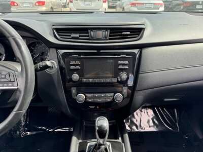 2017 Nissan Rogue, $10299. Photo 2