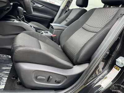 2017 Nissan Rogue, $10299. Photo 6