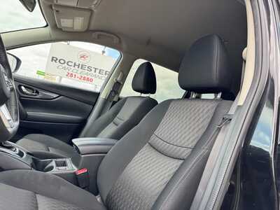 2017 Nissan Rogue, $10299. Photo 7