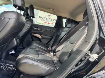 2018 Jeep Cherokee, $18399. Photo 8