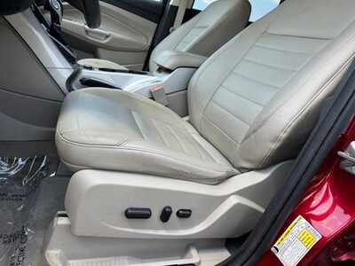 2013 Ford Escape, $7991. Photo 5