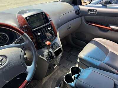 2005 Toyota Sienna, $5299. Photo 12