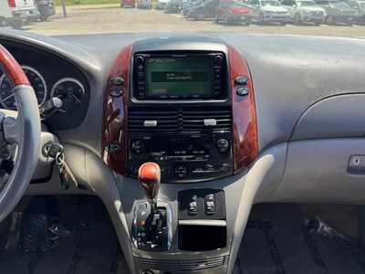 2005 Toyota Sienna, $5299. Photo 2
