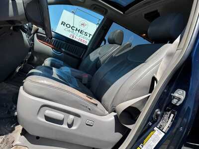 2005 Toyota Sienna, $5299. Photo 4