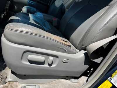 2005 Toyota Sienna, $5299. Photo 5