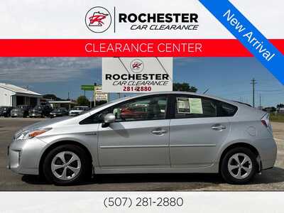 2014 Toyota Prius, $15999. Photo 1