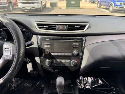 2015 Nissan Rogue, $7999. Photo 2