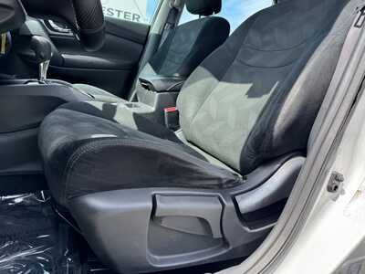 2015 Nissan Rogue, $7999. Photo 6