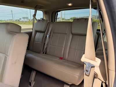 2010 Lincoln Navigator L, $8699. Photo 12