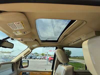 2010 Lincoln Navigator L, $8699. Photo 8