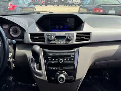 2012 Honda Odyssey, $6999. Photo 2