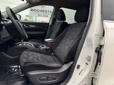 2015 Nissan Rogue, $8999. Photo 5