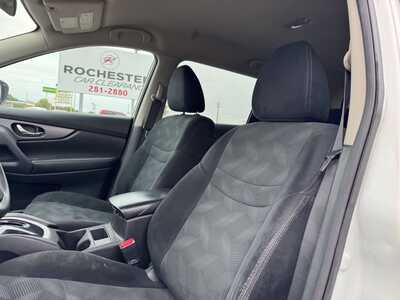 2015 Nissan Rogue, $8999. Photo 7