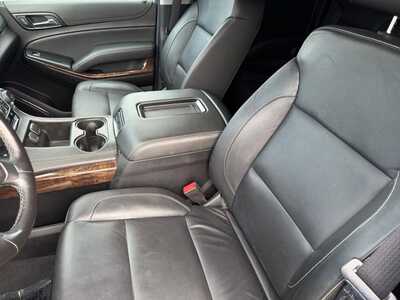 2020 Chevrolet Suburban, $17999. Photo 6