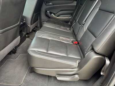 2020 Chevrolet Suburban, $17999. Photo 7