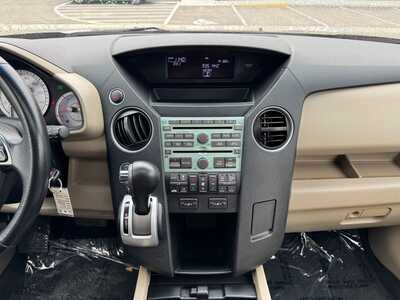 2011 Honda Pilot, $11999. Photo 2