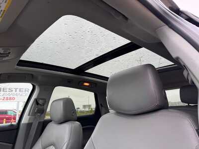 2012 Cadillac SRX, $10999. Photo 6