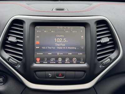 2015 Jeep Cherokee, $11599. Photo 3