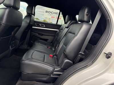 2016 Ford Explorer, $9899. Photo 8
