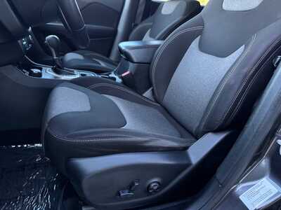 2014 Jeep Cherokee, $9599. Photo 3