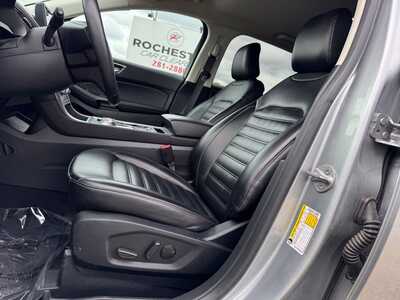 2022 Ford Edge, $17199. Photo 5