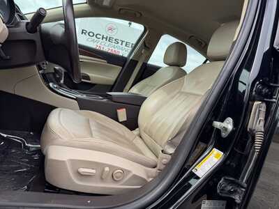 2012 Buick Regal, $7999. Photo 4