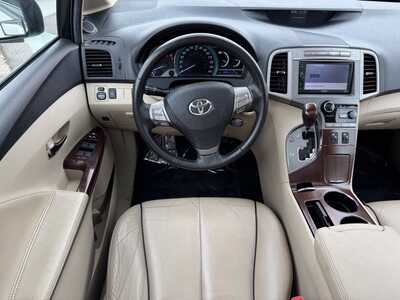 2011 Toyota Venza, $10599. Photo 12