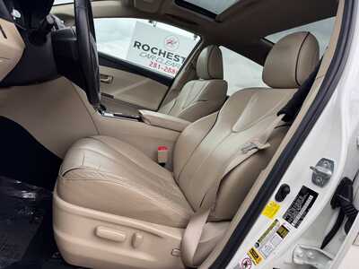 2011 Toyota Venza, $10599. Photo 5