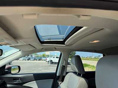 2015 Honda CR-V, $10598. Photo 7