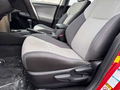 2015 Toyota RAV4, $12800. Photo 6