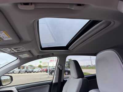 2015 Toyota RAV4, $12800. Photo 8