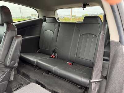 2016 Chevrolet Traverse, $10999. Photo 11