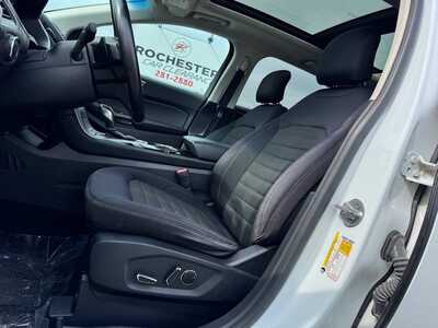 2016 Ford Edge, $12640. Photo 5