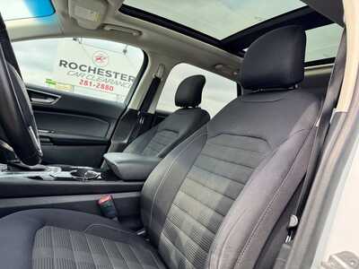 2016 Ford Edge, $12640. Photo 7
