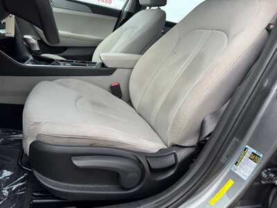 2018 Hyundai Sonata, $9599. Photo 6