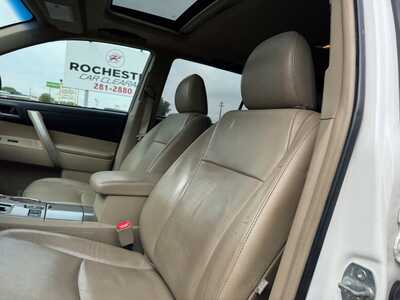 2013 Toyota Highlander, $12240. Photo 7