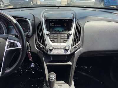2017 Chevrolet Equinox, $7598. Photo 2