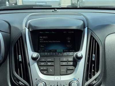 2017 Chevrolet Equinox, $7598. Photo 3