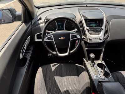 2017 Chevrolet Equinox, $7598. Photo 9