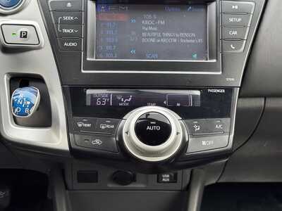 2012 Toyota Prius, $7649. Photo 12