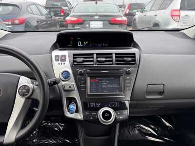 2012 Toyota Prius, $7649. Photo 2