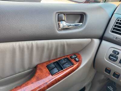 2010 Toyota Sienna, $7740. Photo 11