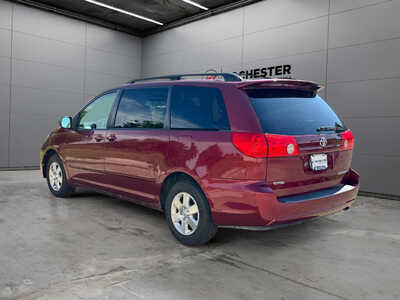 2010 Toyota Sienna, $7740. Photo 3