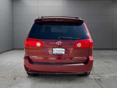 2010 Toyota Sienna, $7740. Photo 4