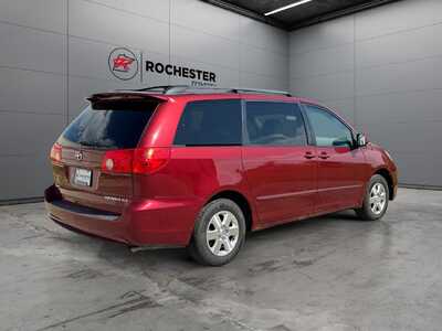 2010 Toyota Sienna, $7740. Photo 5
