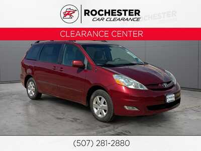 2010 Toyota Sienna, $7740. Photo 1