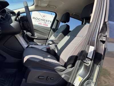 2016 Ford Escape, $7599. Photo 5