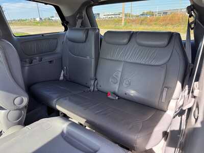 2006 Toyota Sienna, $4899. Photo 11