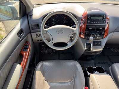 2006 Toyota Sienna, $4899. Photo 12